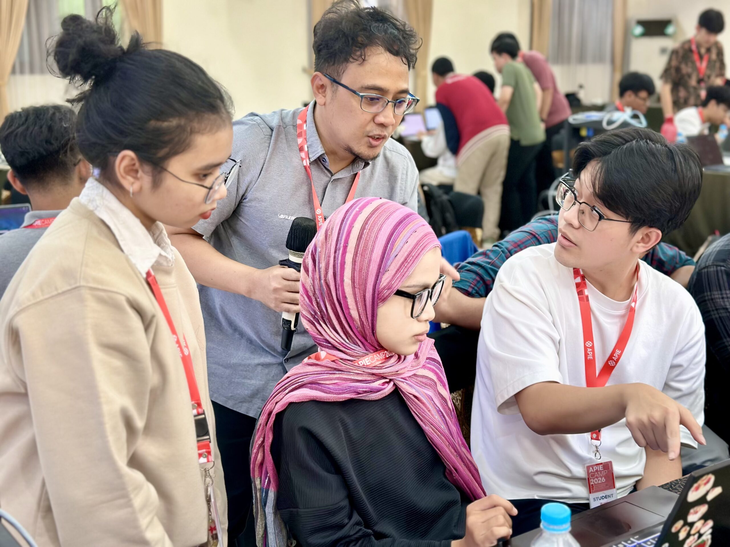 APIE Camp #09 at UB: A Maturing Model for Hands-on Internet Engineering Education