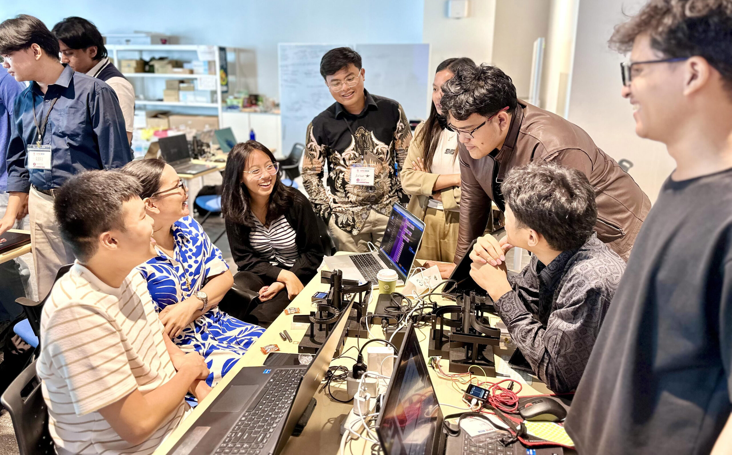 Learning from the Internet in Action: APIE Advanced Camp #04 in Haneda Campus
